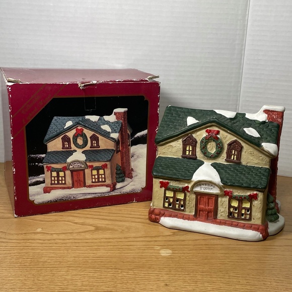 Windsor Christmas Village General Store Ceramic Holiday Decor Orig Box Retired - Picture 1 of 11